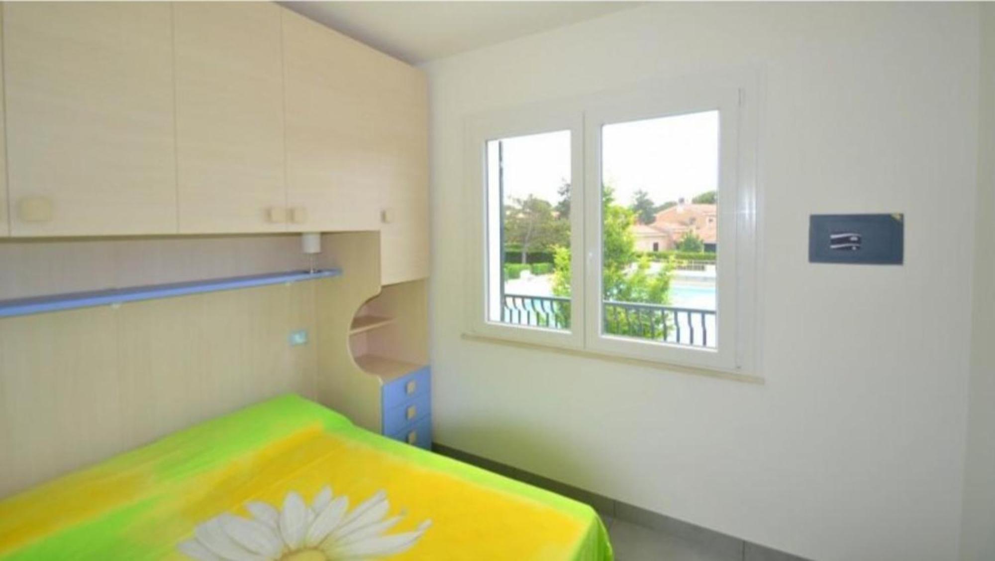 Terraced House With Swimming Pool *